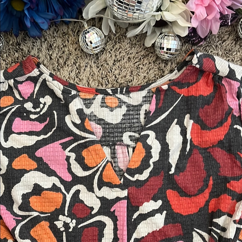 Floral Women's Top - Picture 5 of 8